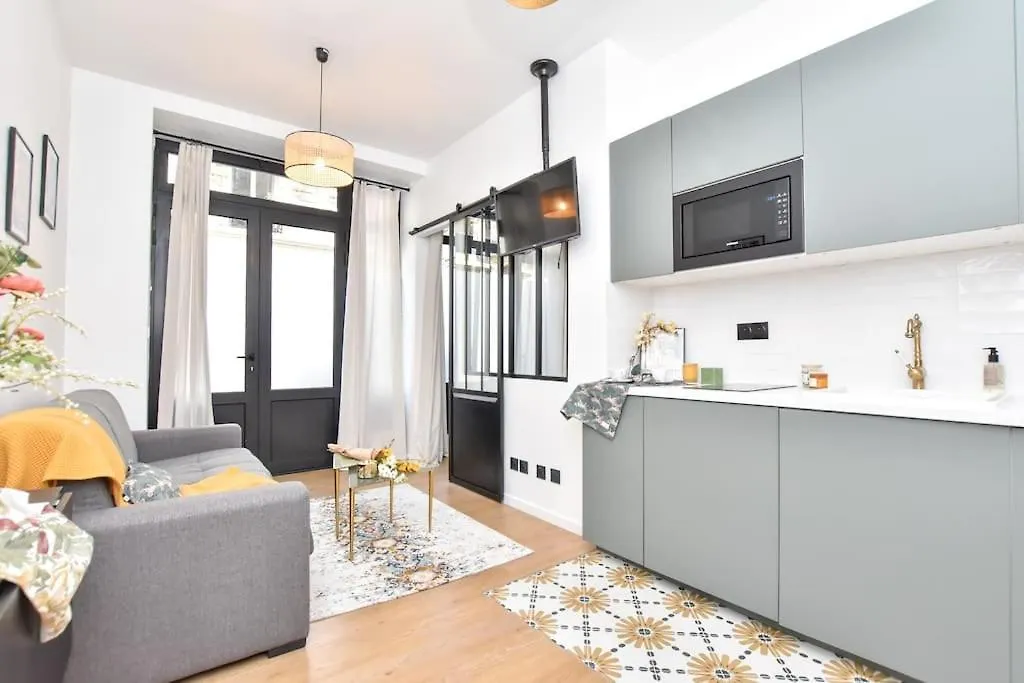 Appartamento Charming Flat In Montmartre - Imhost Parigi