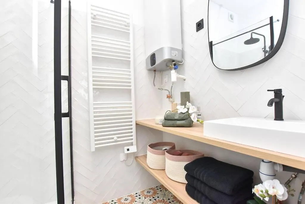 Appartamento Charming Flat In Montmartre - Imhost Parigi 0*,  Francia
